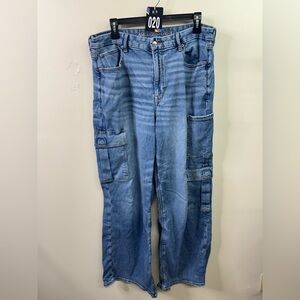 American Eagle Outfitters Medium Blue Wide-Leg Cargo Jeans